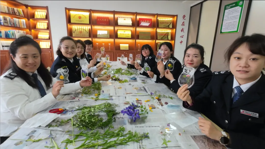 濃情五月天 感恩母愛行——煙臺公交集團開展慶祝母親節(jié)系列活動